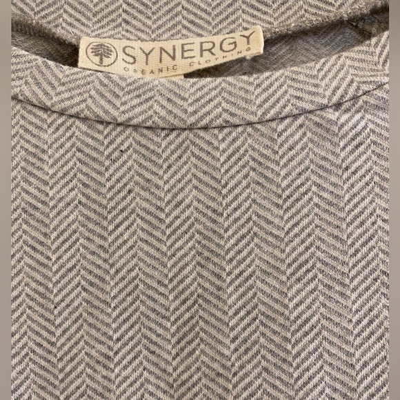 Synergy Organic Clothing. Herringbone Snap Neck Detail Sweater. Size: Medium. - Picture 2 of 5
